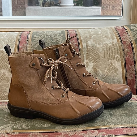 UGG Hapsburg Duck Boot. Chestnut leather
N10-7 - Picture 1 of 8
